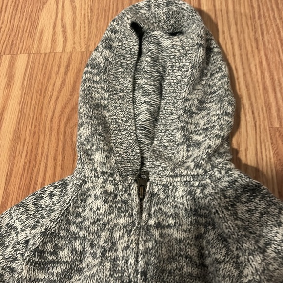 Adorable Baby Gap 12-18 months fall or winter zip up jacket with a hood. Gray - Picture 3 of 5